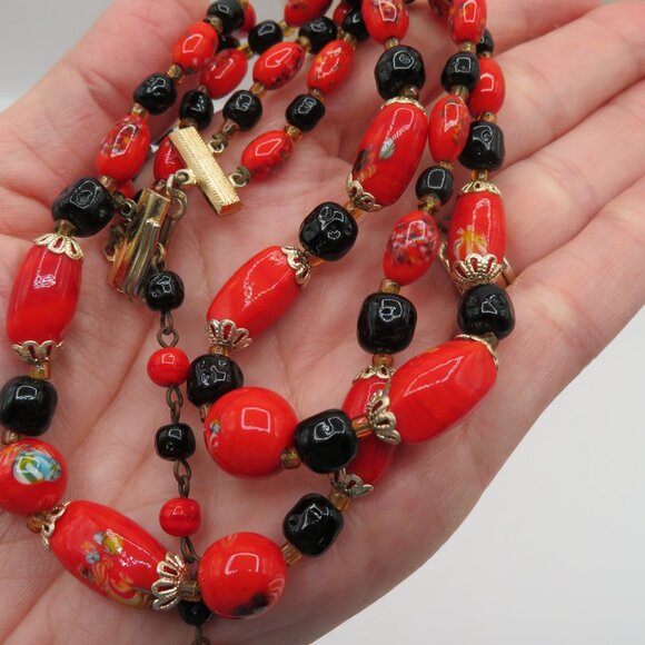 Vintage Red and Black Beaded Necklace and Clip On Earrings Set - Picture 6 of 14